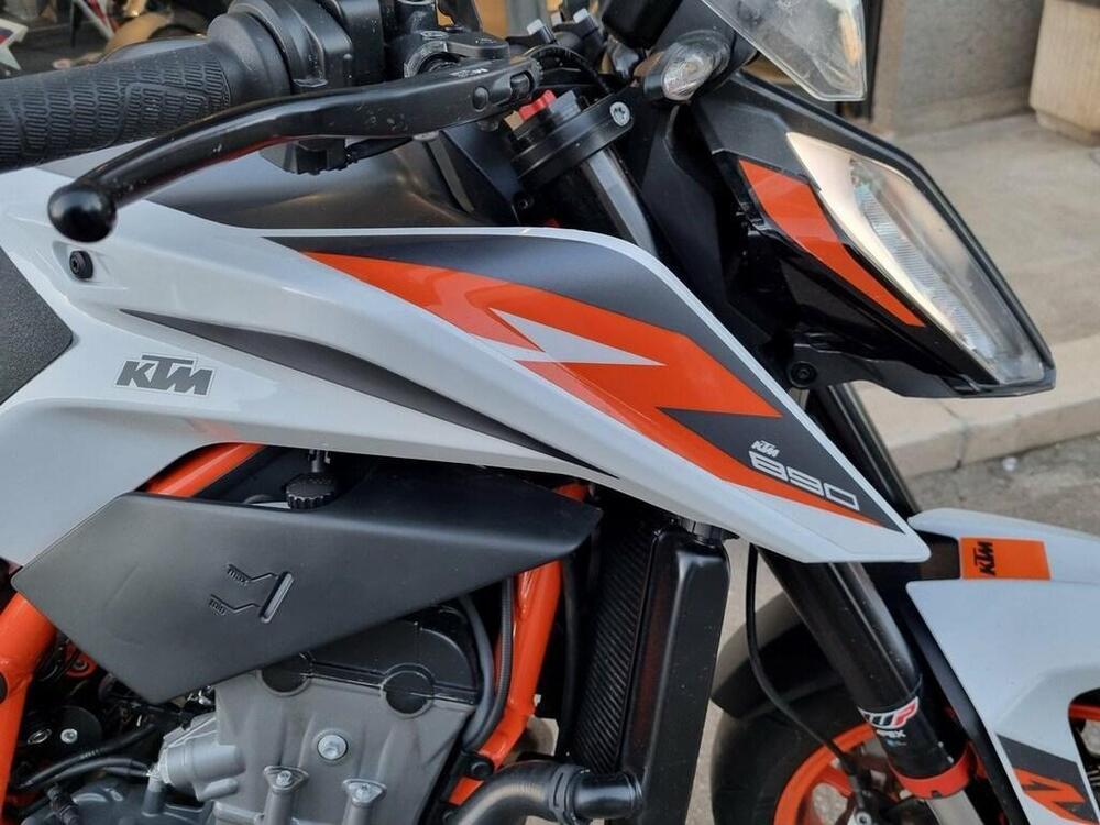 KTM 890 Duke R (2020) (4)
