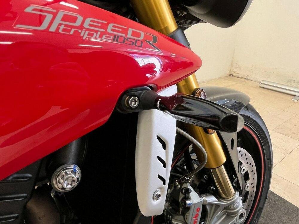 Triumph Speed Triple 1050 R ABS (2016 - 17) (14)