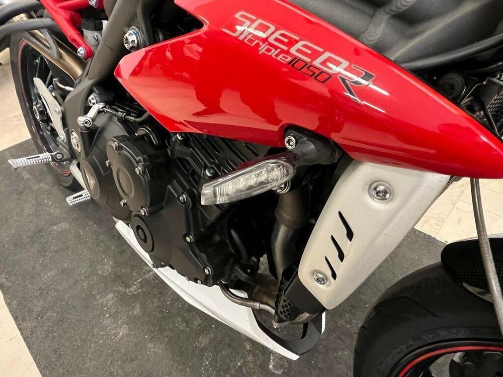 Triumph Speed Triple 1050 R ABS (2016 - 17) (15)