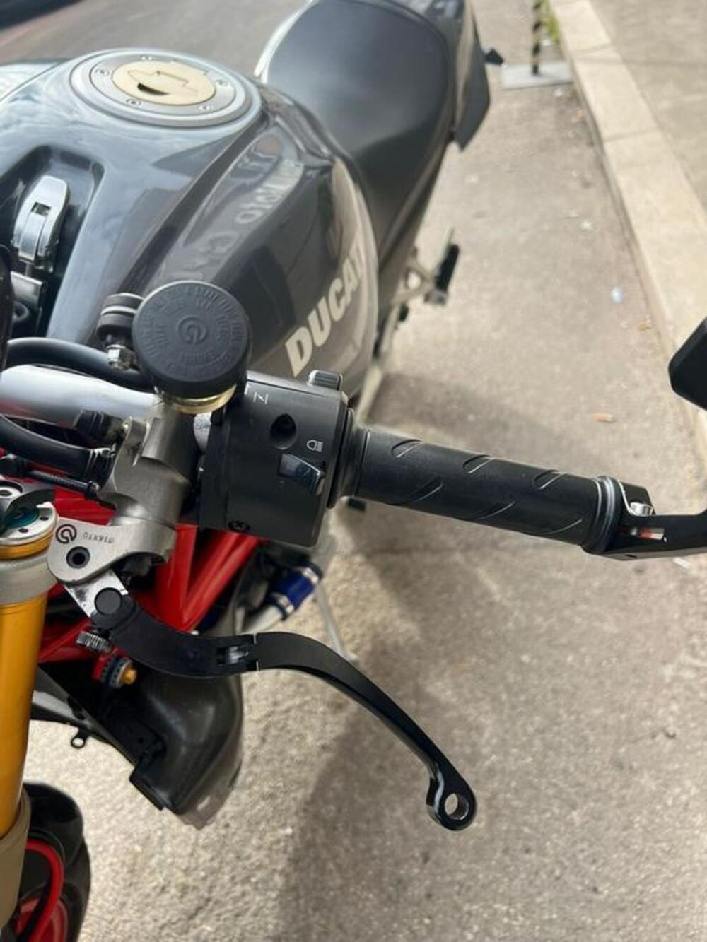 Ducati Monster 900 S4 (2001 - 02) (11)