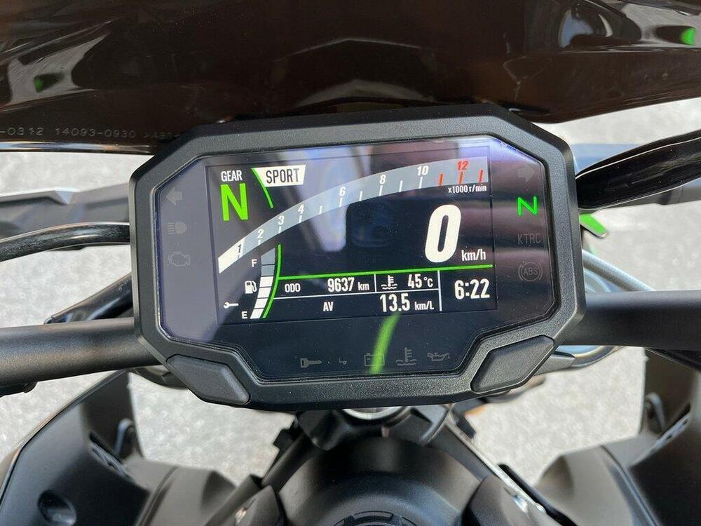 Kawasaki Z 900 SE (2022 - 24) (9)