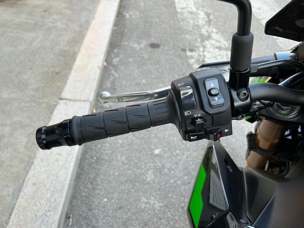 Kawasaki Z 900 SE (2022 - 24) (8)