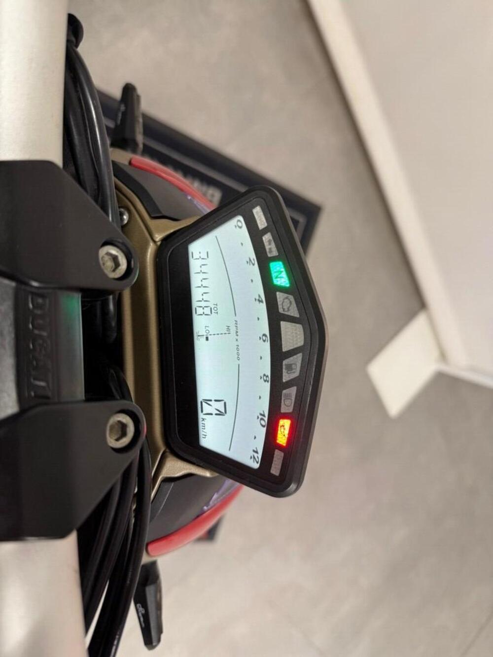 Ducati Streetfighter (2009 - 12) (7)