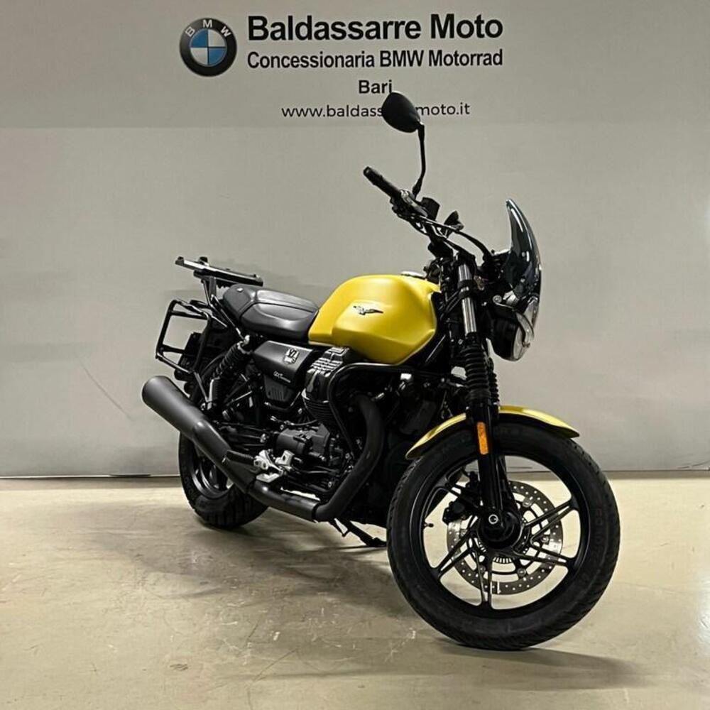 Moto Guzzi V7 Stone (2021 - 24) (2)