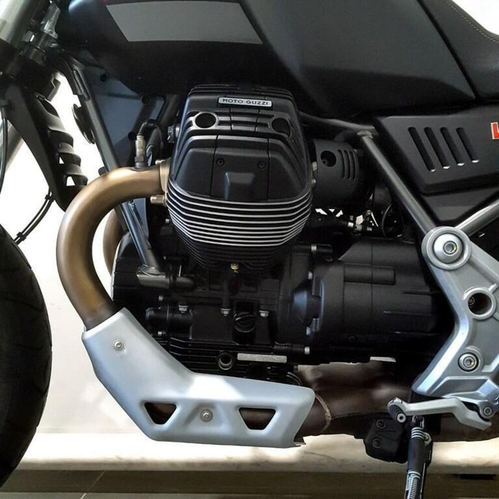Moto Guzzi V85 TT (2021 - 23) (10)