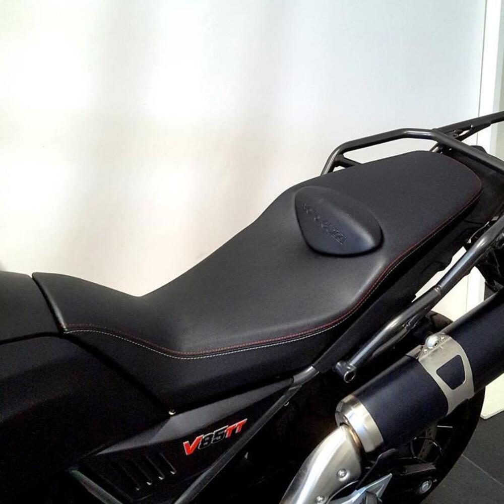 Moto Guzzi V85 TT (2021 - 23) (13)