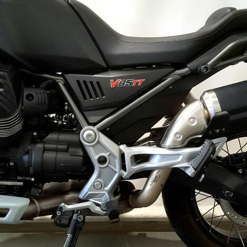 Moto Guzzi V85 TT (2021 - 23) (11)