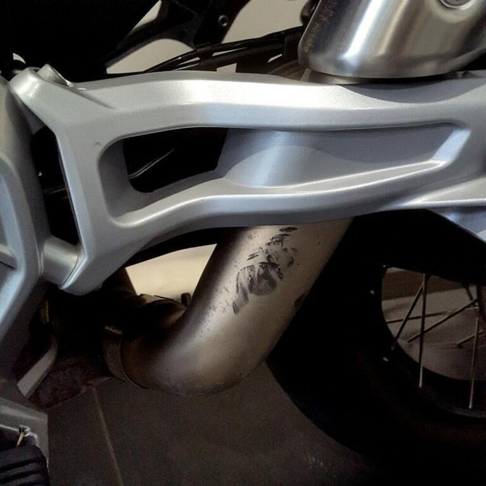 Moto Guzzi V85 TT (2021 - 23) (12)