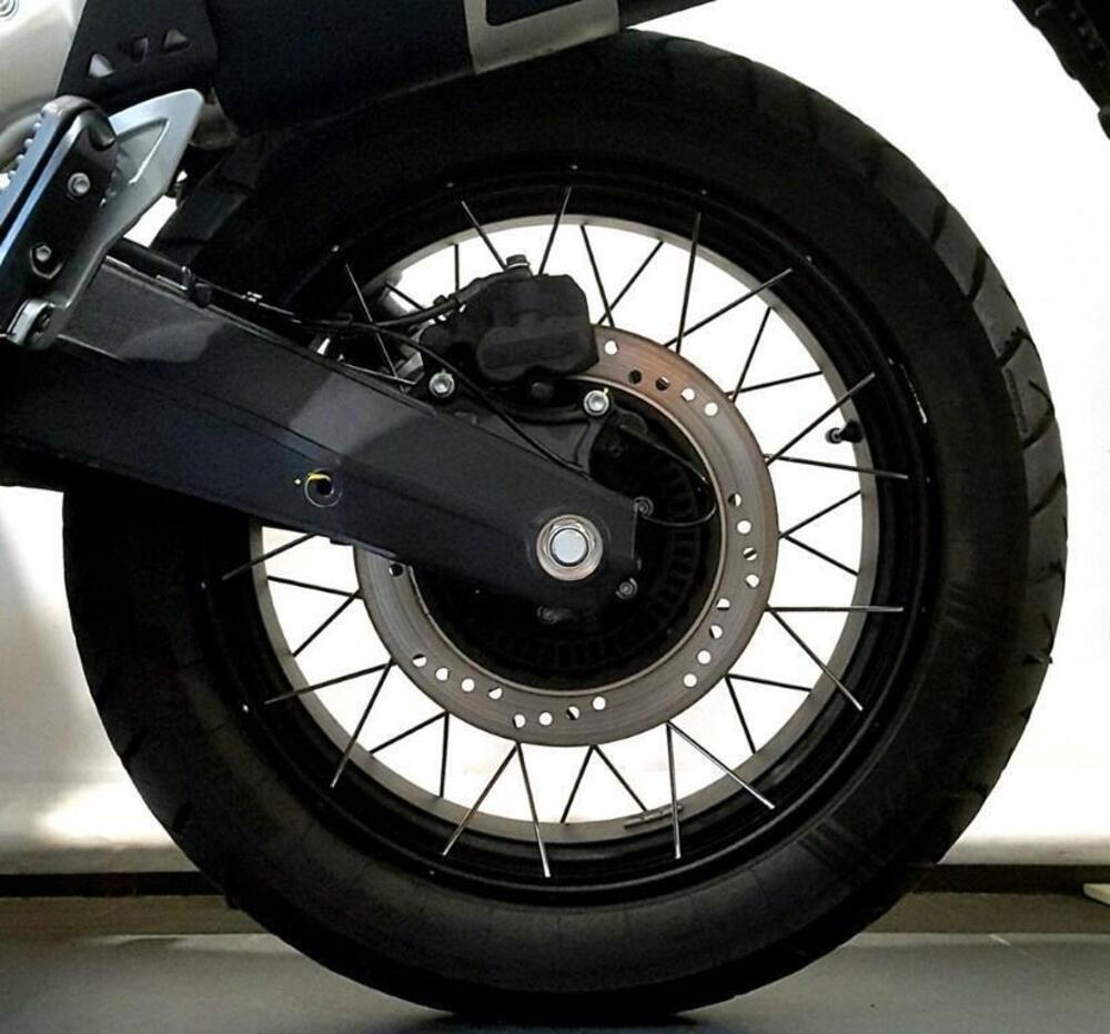 Moto Guzzi V85 TT (2021 - 23) (15)