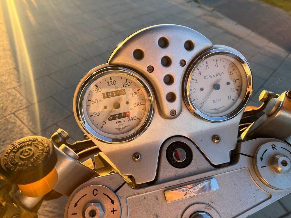 Moto Guzzi V11 Sport Naked (2002 - 05) (6)