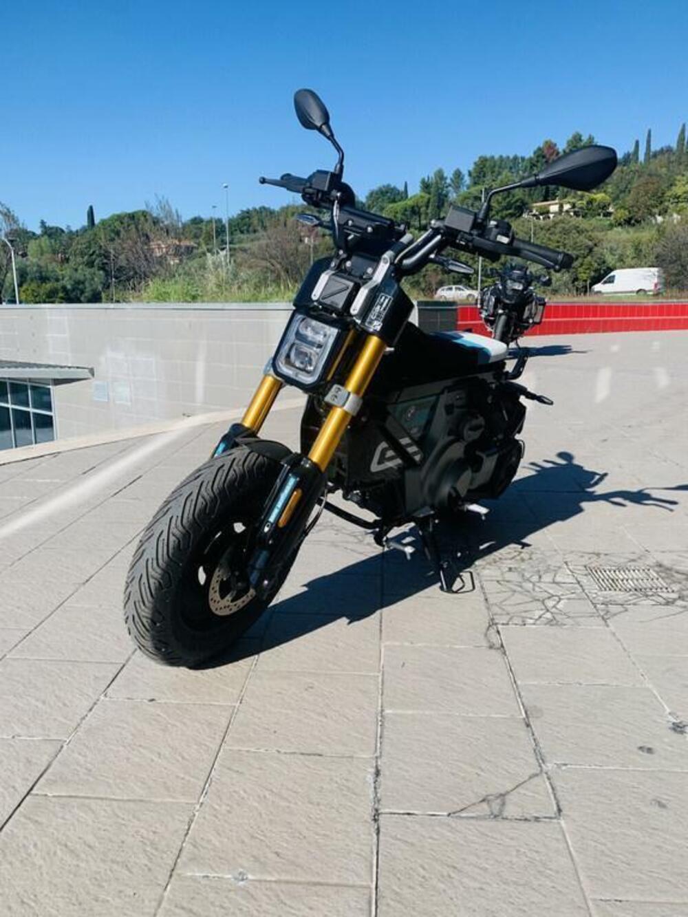 Bmw CE 02 AM (2024 - 25) (3)