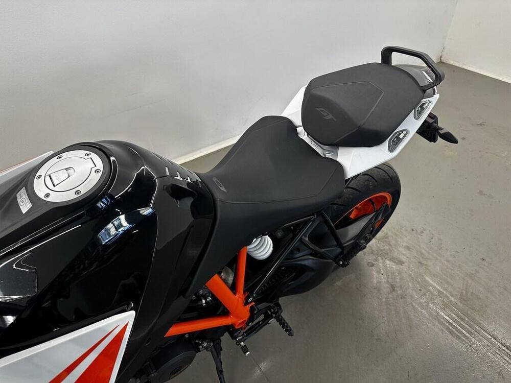 KTM 1290 Super Duke R (2020) (9)