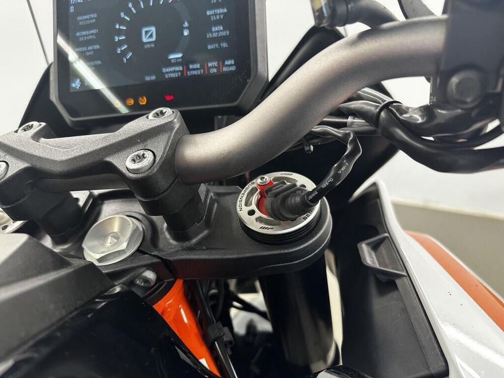 KTM 1290 Super Duke R (2020) (15)
