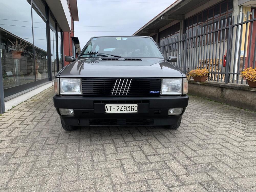 Fiat Uno 60 d'epoca a Milano (15)