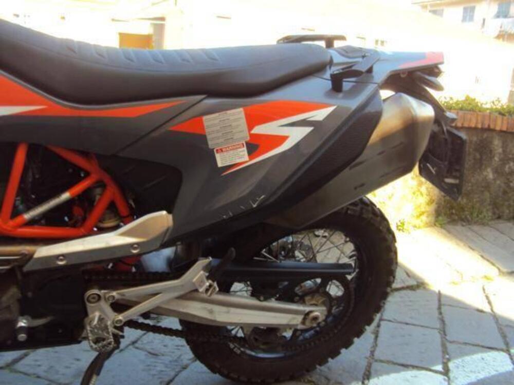 KTM 690 Enduro R (2021) (4)