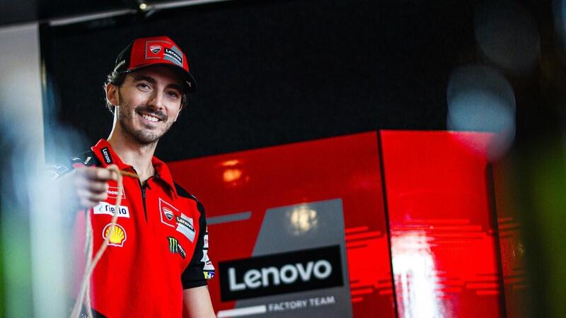 MotoGP 2025. Pecco Bagnaia: &quot;L&#039;anno scorso ho perso il titolo regalando punti. Marc Marquez? &Egrave; bello vedere quanto pu&ograve; essere buono il nostro rapporto&quot; 