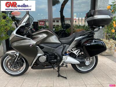Honda VFR 1200 F DCT ABS (2010 - 16) usata