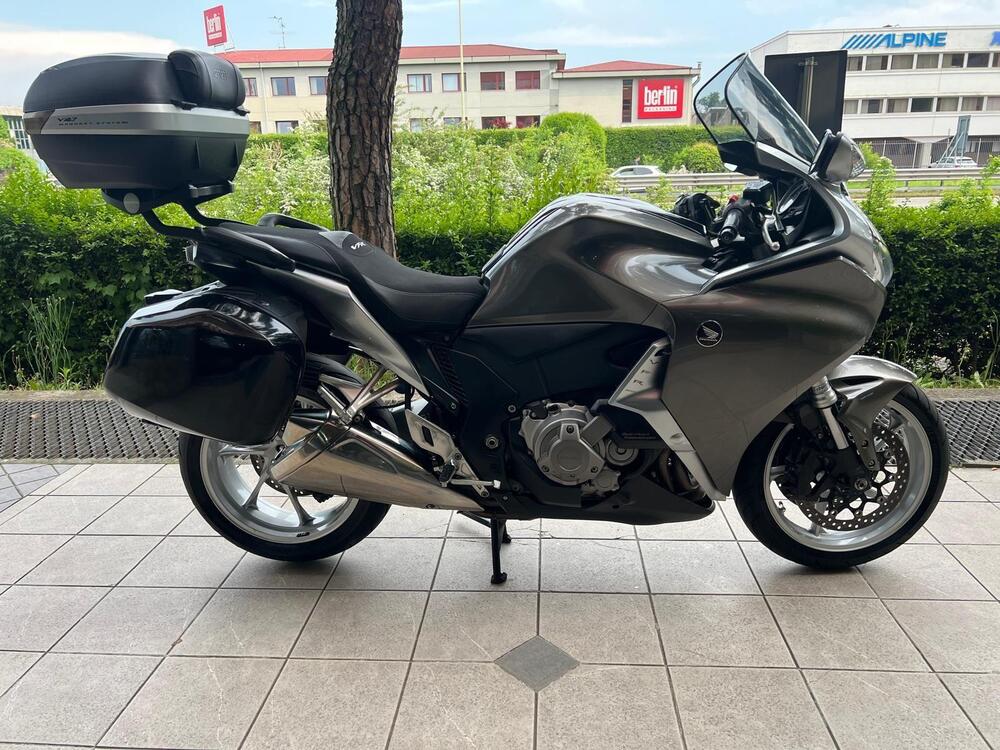 Honda VFR 1200 F DCT ABS (2010 - 16) (2)