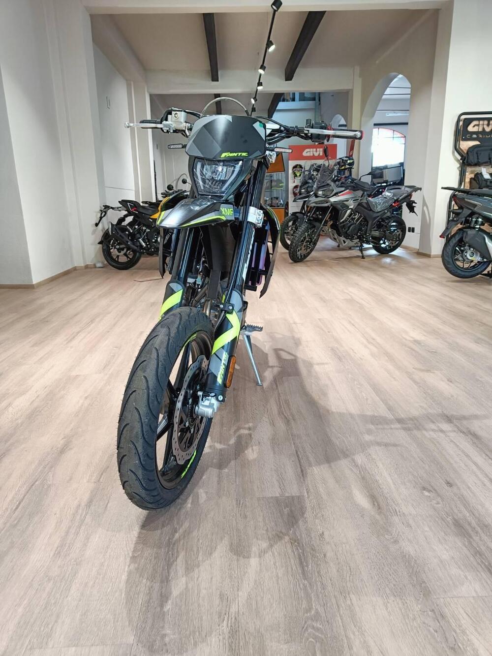 Fantic Motor XMF 125 Performance (2025) (2)