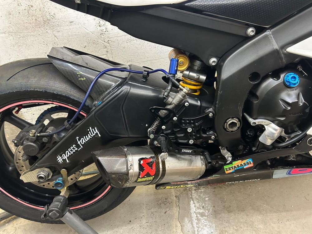 Yamaha YZF R6 (2008 - 09) (4)