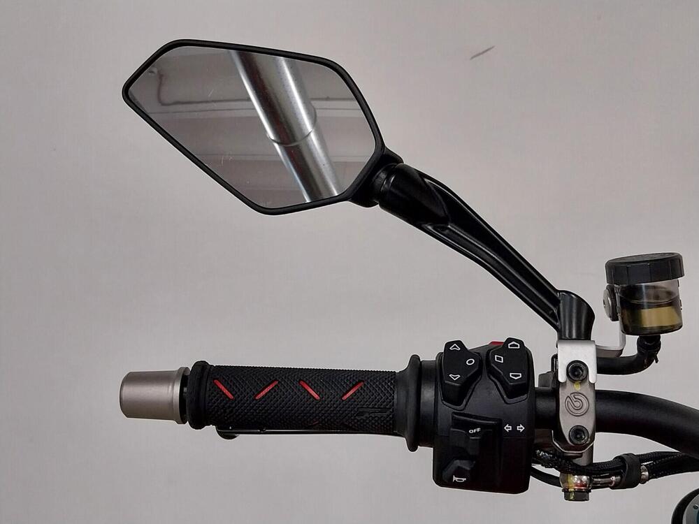 Ducati Streetfighter V4 S (2025) (15)