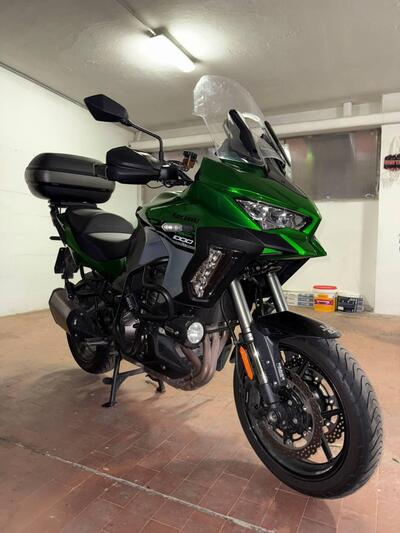 Kawasaki Versys 1000 S Tourer Plus (2021) usata