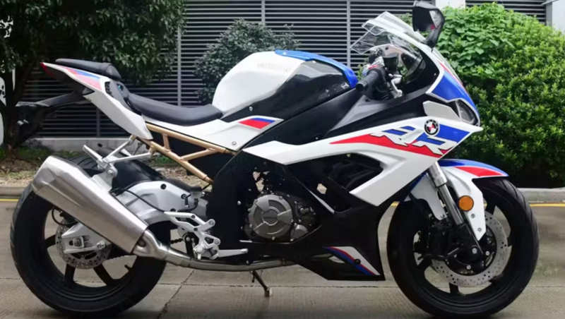 BMW S 1000 RR, sei tu? Ecco il clone cinese, si chiama Sukuli S 1000 RR [VIDEO &amp; GALLERY]