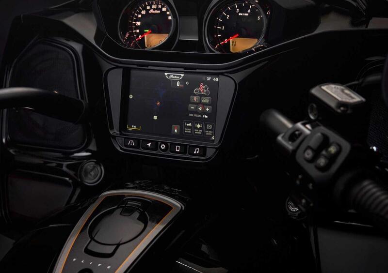 Indian Pursuit Pursuit 1834 Powerplus Elite (2025) (10)