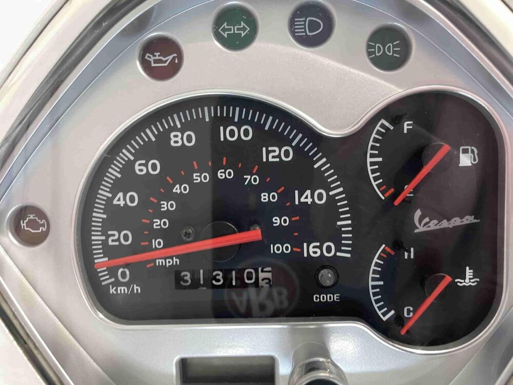 Vespa GTS 300 (2010 - 14) (6)