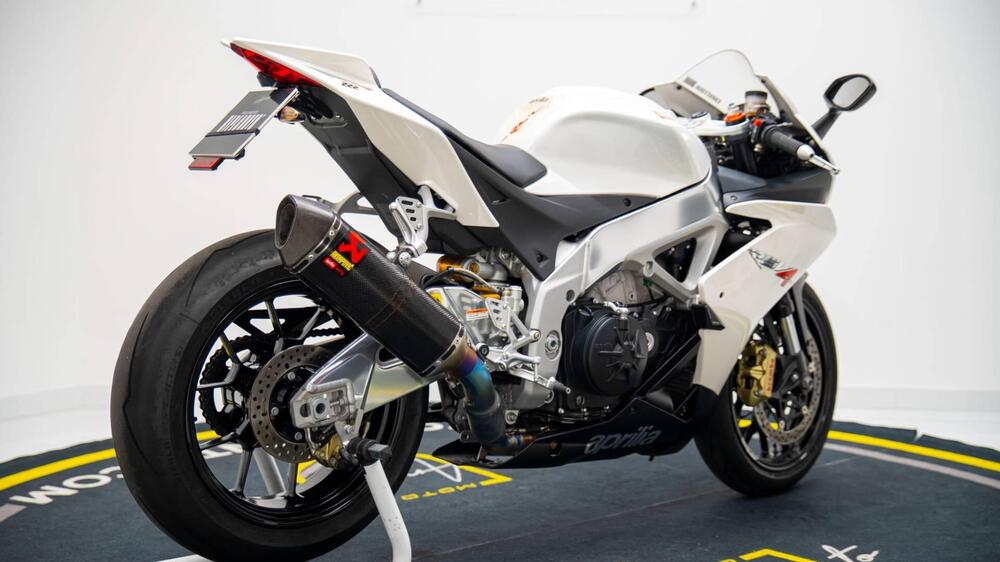 Aprilia RSV4 Factory (2009 - 12) (4)