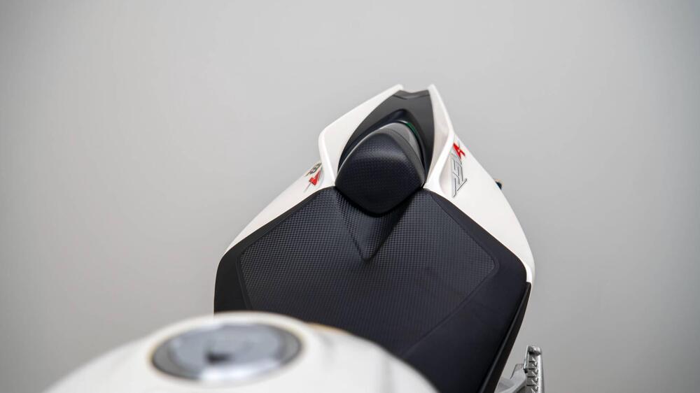 Aprilia RSV4 Factory (2009 - 12) (11)