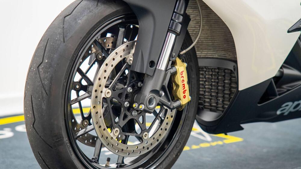 Aprilia RSV4 Factory (2009 - 12) (12)