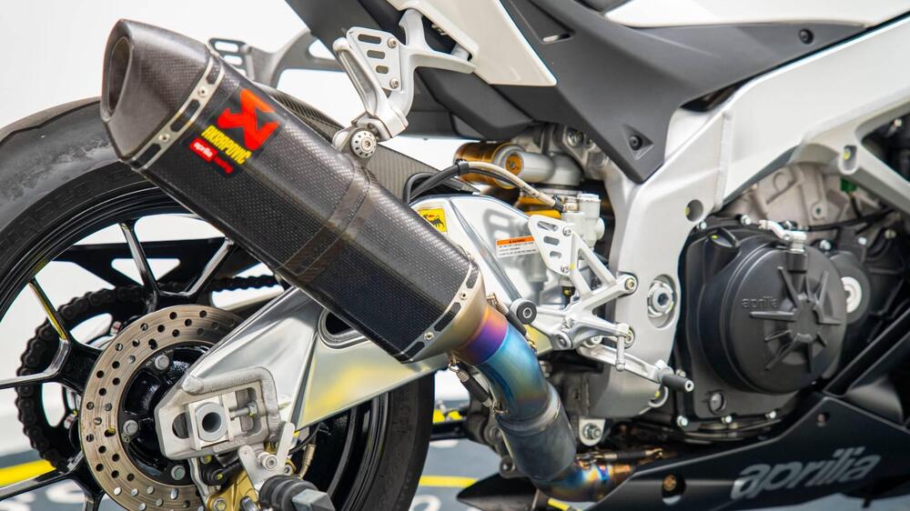 Aprilia RSV4 Factory (2009 - 12) (14)