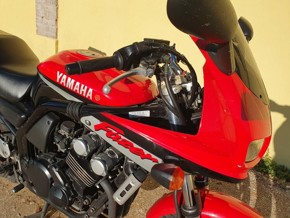 Yamaha FZS 600 Fazer (1998 - 01) (11)