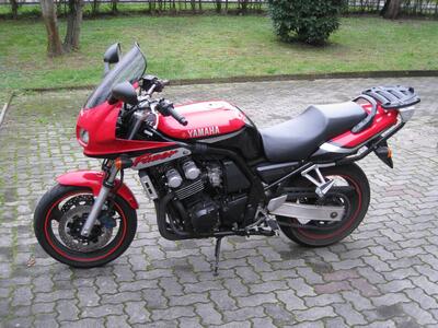 Yamaha FZS 600 Fazer (1998 - 01) usata