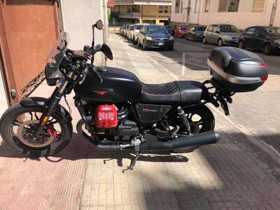 Moto Guzzi V7 III Carbon (2018 - 20) usata