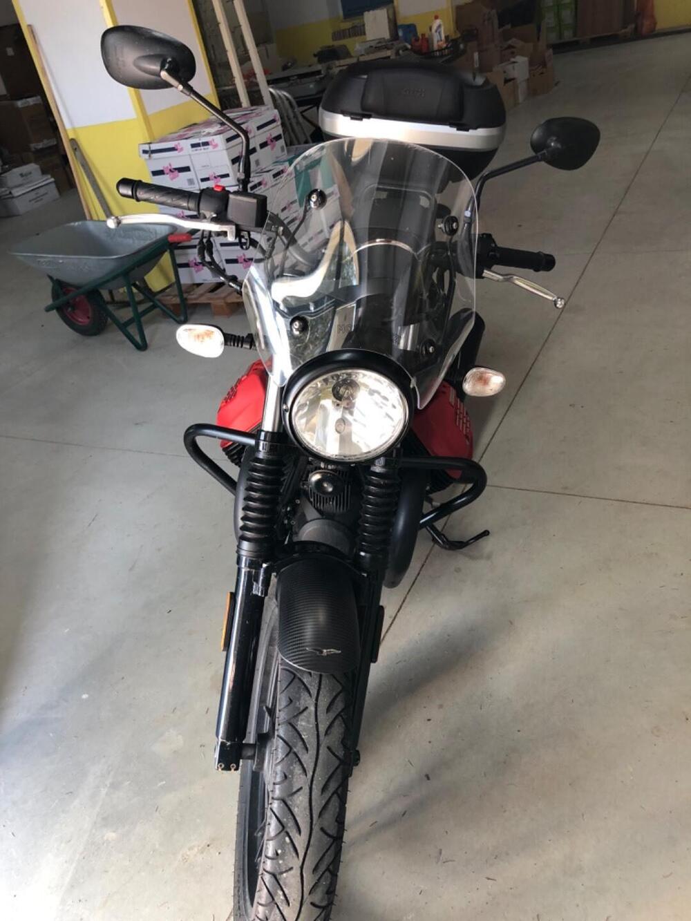 Moto Guzzi V7 III Carbon (2018 - 20) (6)