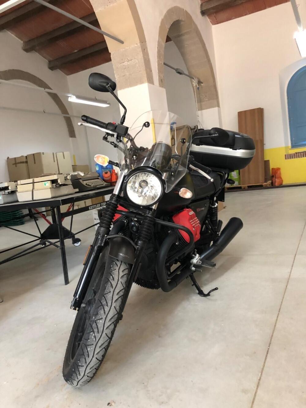 Moto Guzzi V7 III Carbon (2018 - 20) (8)