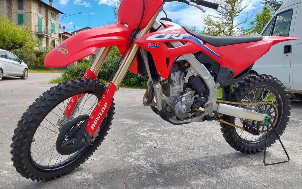 Honda CRF 250 R (2022) (2)