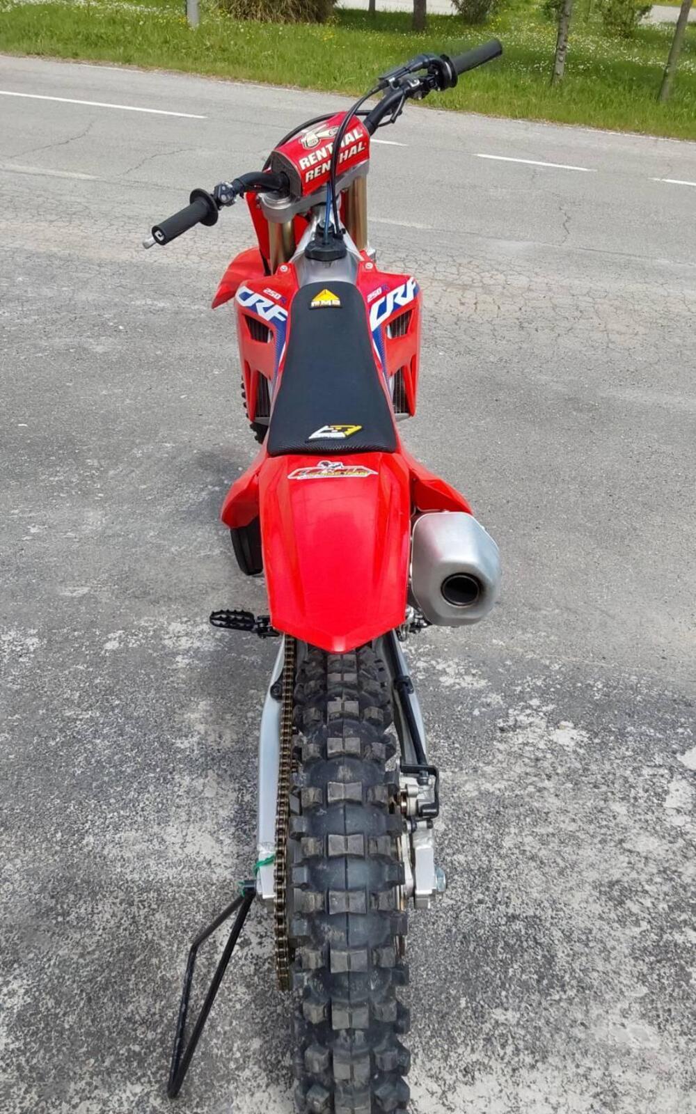 Honda CRF 250 R (2022) (6)