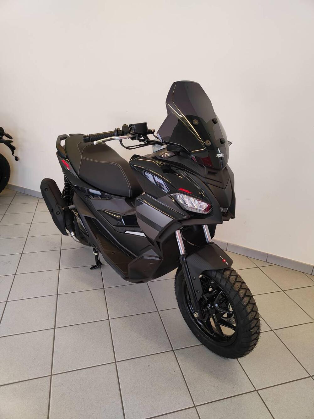 Aprilia SR GT 125 (2025) (2)