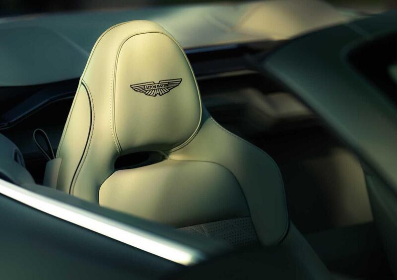 Aston Martin Vanquish Volante (12)