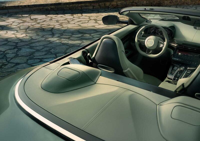Aston Martin Vanquish Volante (11)
