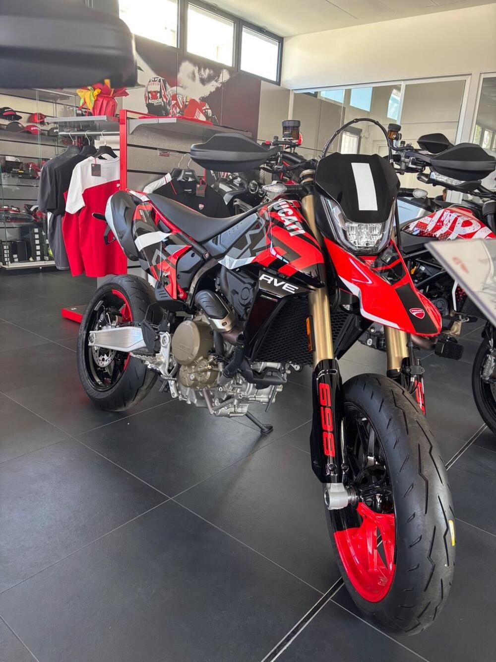 Ducati Hypermotard 698 Mono RVE (2024 - 25) (2)