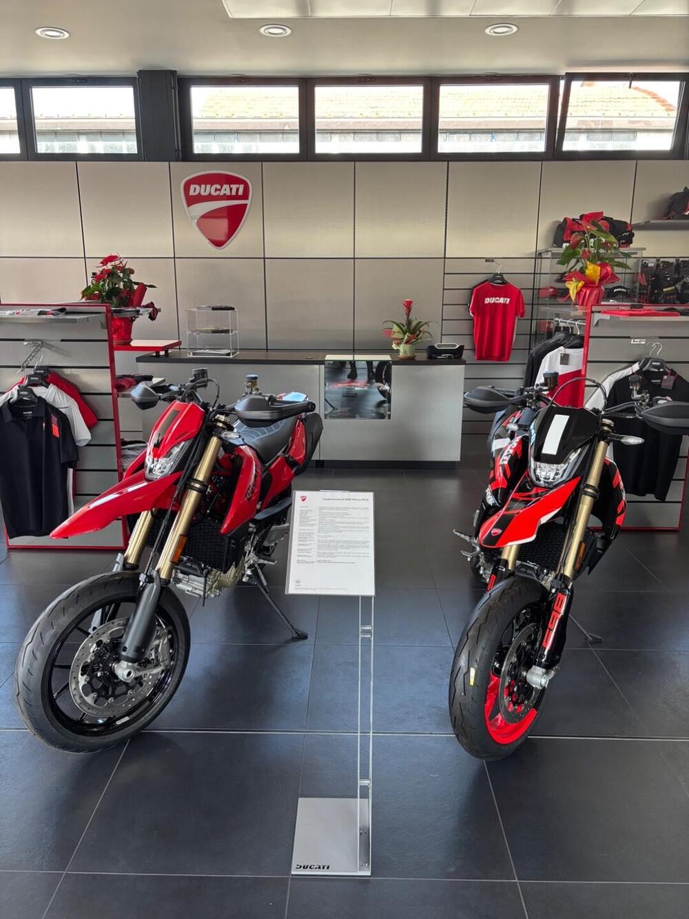 Ducati Hypermotard 698 Mono RVE (2024 - 25) (3)