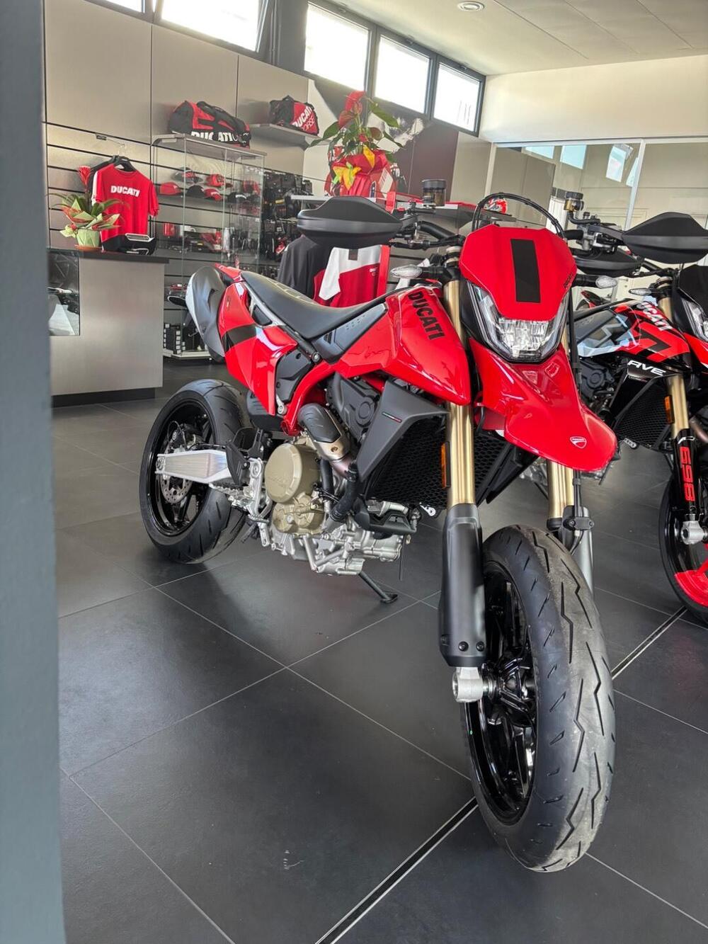 Ducati Hypermotard 698 Mono (2024 - 25) (2)
