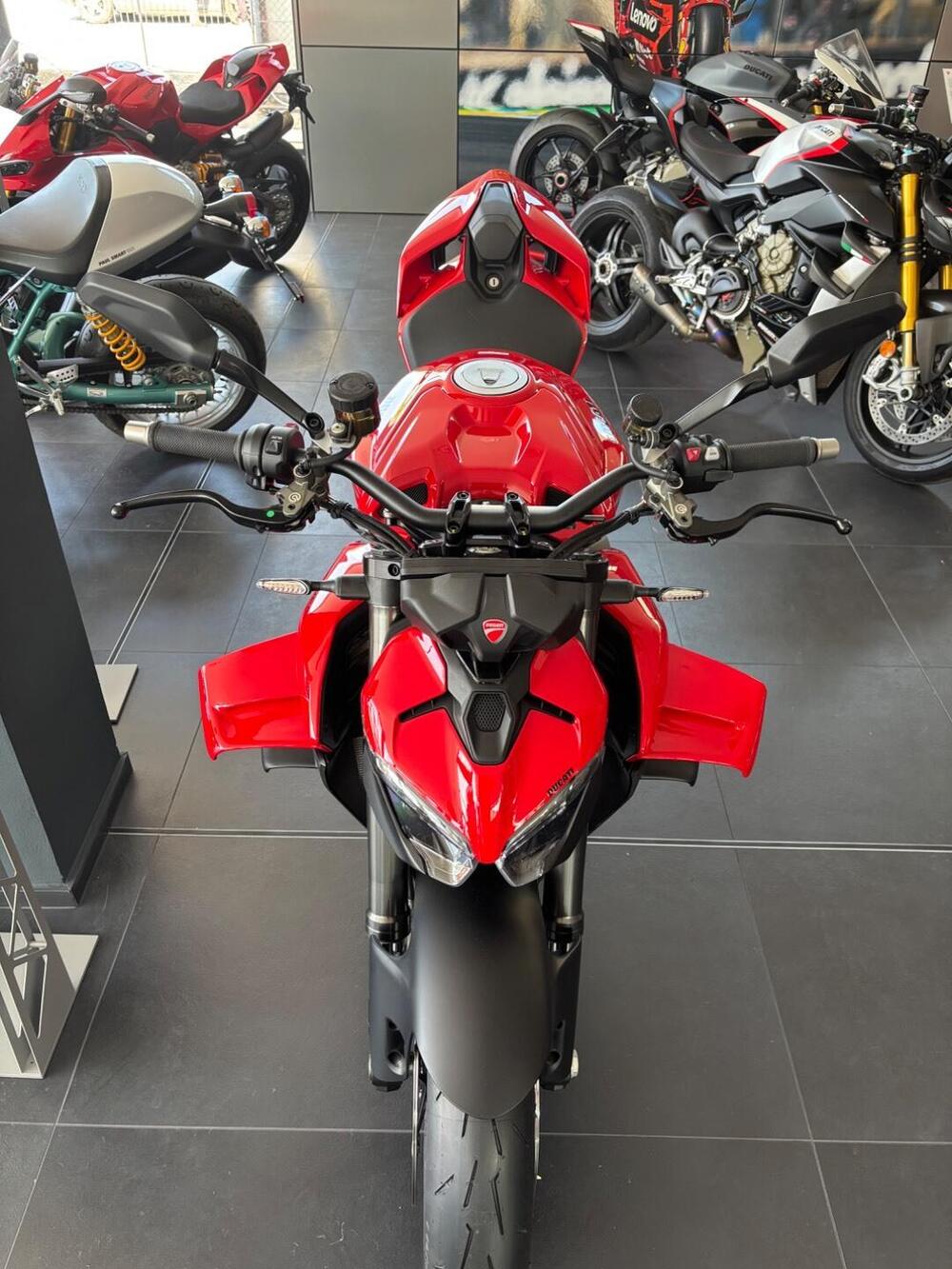 Ducati Streetfighter V4 (2025) (2)