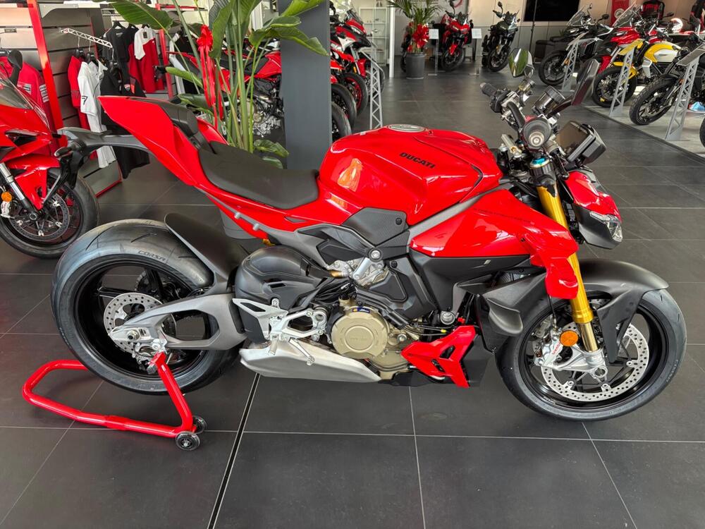 Ducati Streetfighter V4 S (2025)