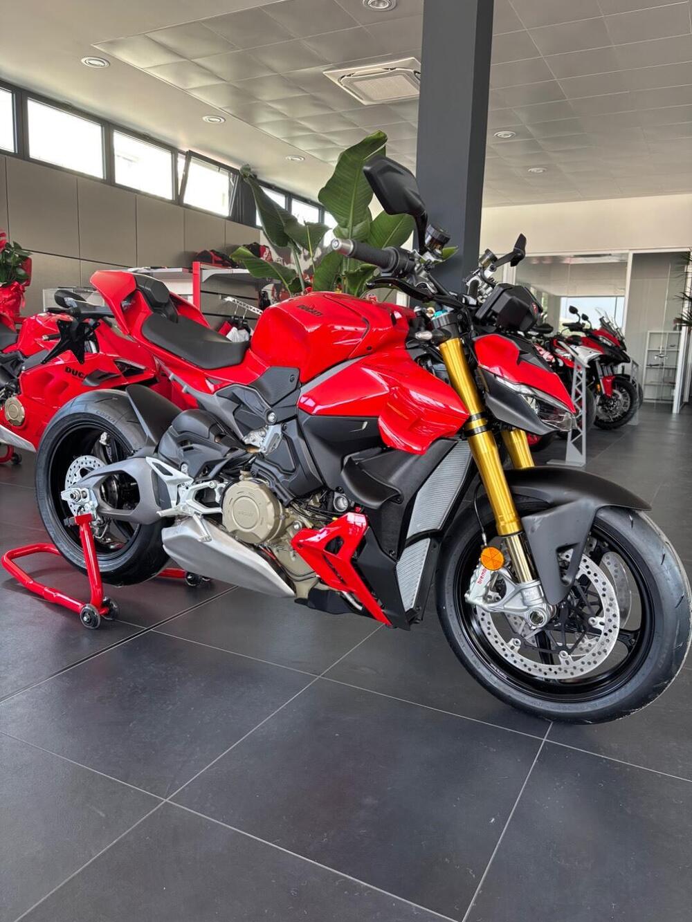 Ducati Streetfighter V4 S (2025) (2)