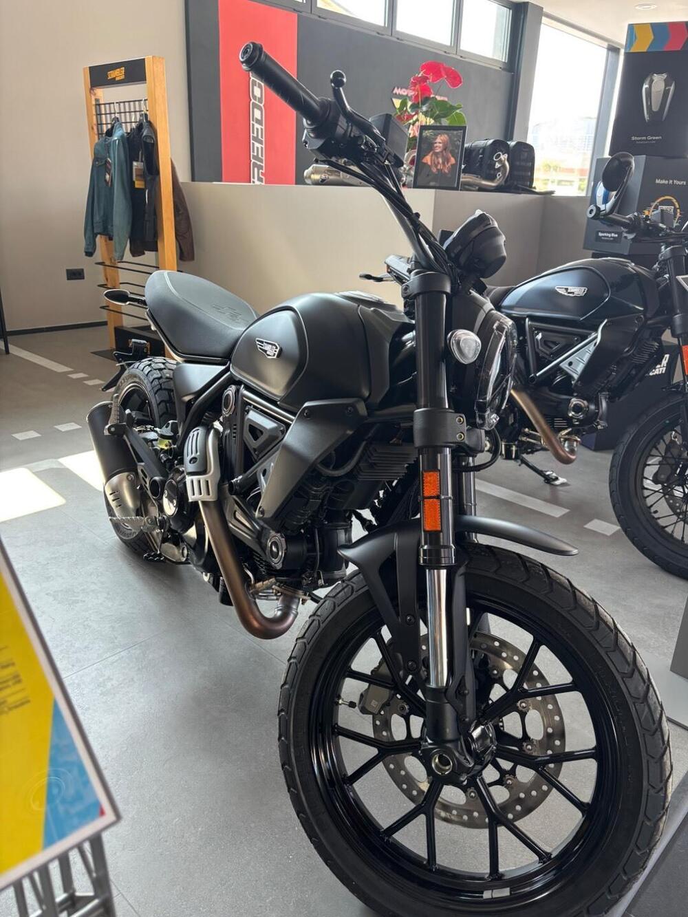 Ducati Scrambler 800 Icon Dark (2025) (2)